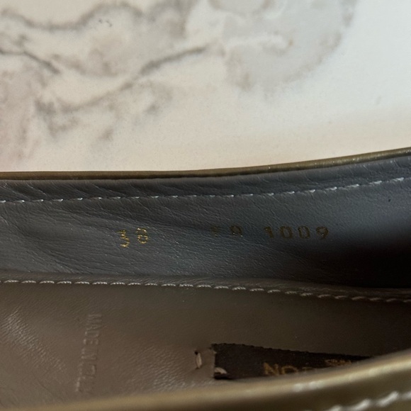 Ballerina flats size 38 in good shape by Louis Vuitton. Metallic bronze - Picture 7 of 7